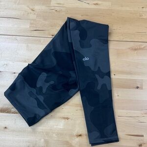 ALO Yoga Black Camo High-Rise Leggings Size XS